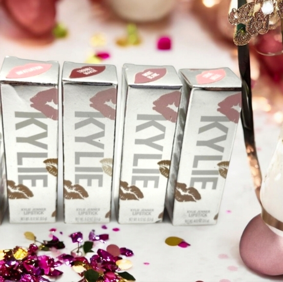 NIB Bundle Kylie Cosmetics 4 Lipstick Bundle-Free Kylie Bag - Picture 6 of 6